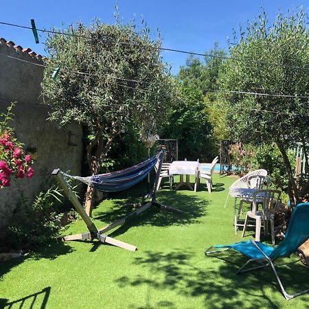 Auberge Gekko Ornaisons Bagian luar foto